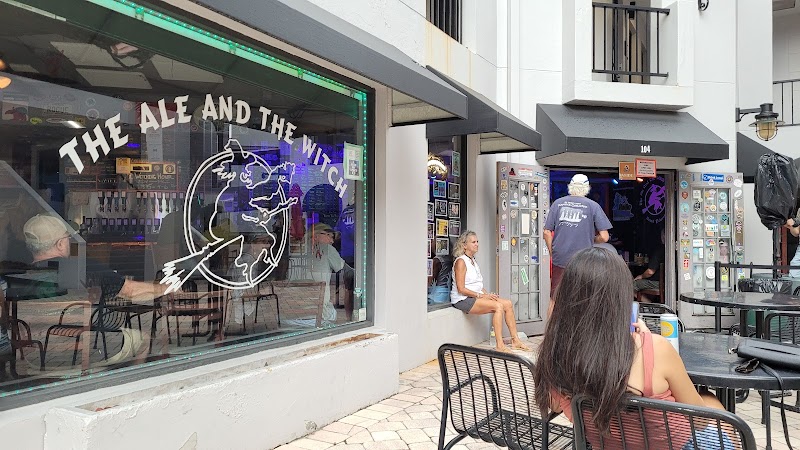 Plaza Tower &amp; Courtyard Shops image 1