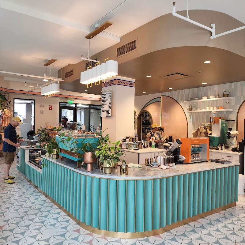 Plaza Tower &amp; Courtyard Shops image 2