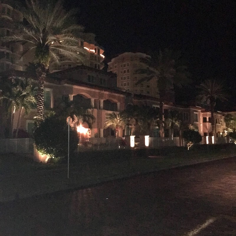 501 5th Avenue NE Parking