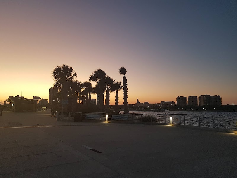 Pier Gear &amp; Gifts image 4