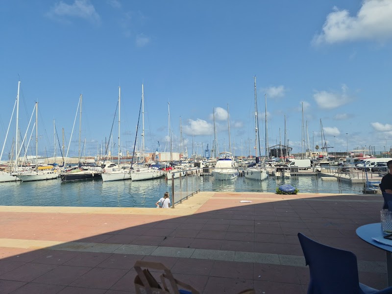 Lazy Daze Boat Rental image 2