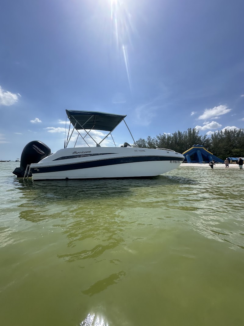 Lazy Daze Boat Rental image 4