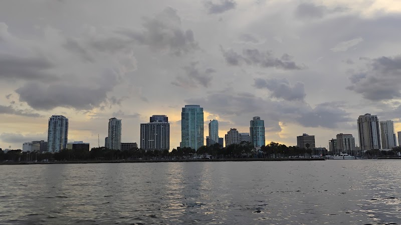 Lazy Daze Boat Rental image 5