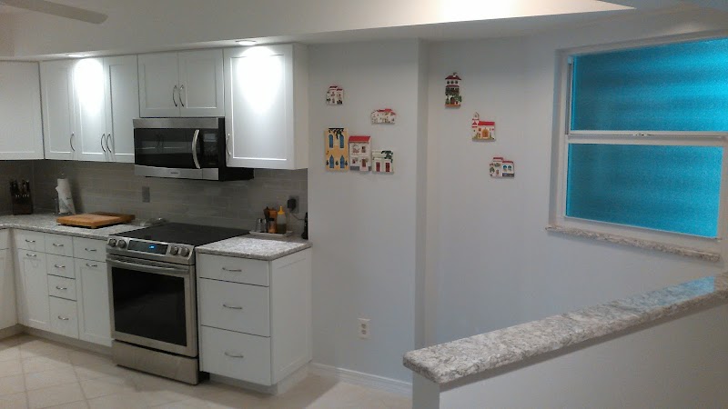 Harbour Hill Condominiums image 3