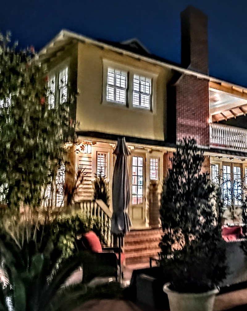 Beach Dr Ne + 10th Ave Ne image 4