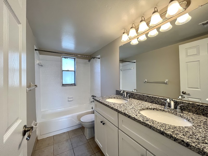 VillaDova Apartments image 2