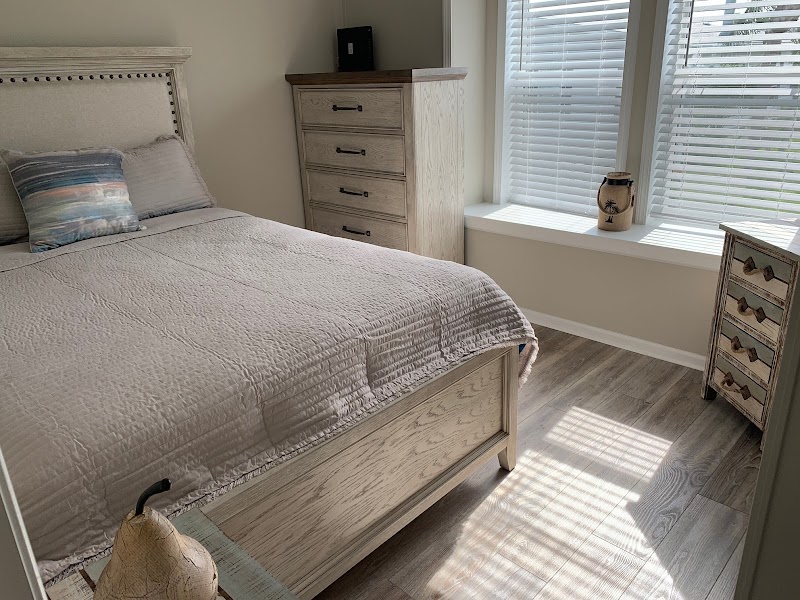 Americana Cove image 2