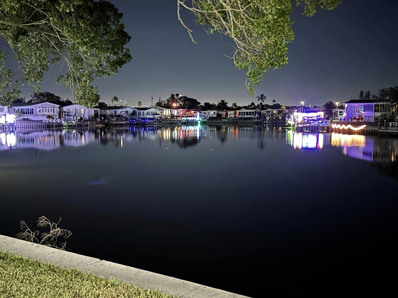 Americana Cove image 5