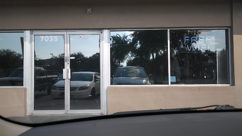 NORTHEAST DISCOUNT COIN LAUNDRY image 4