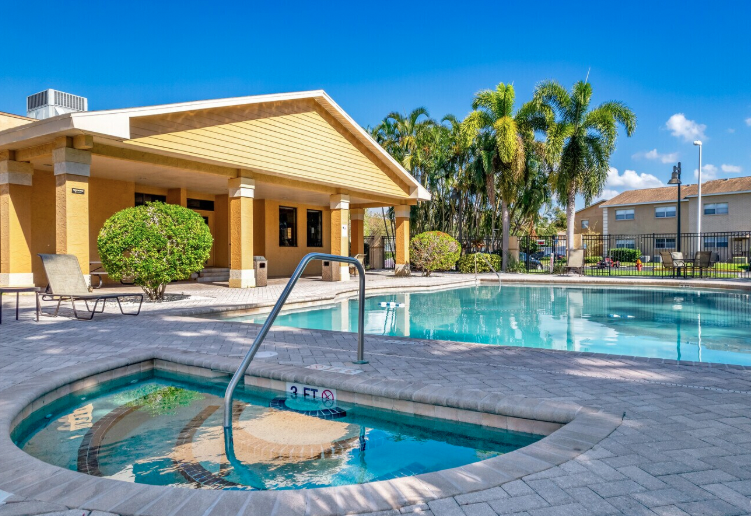 Rio Vista Village Apartments image 1