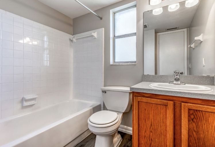 Rio Vista Village Apartments image 3