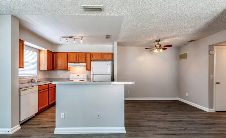 Rio Vista Village Apartments image 4