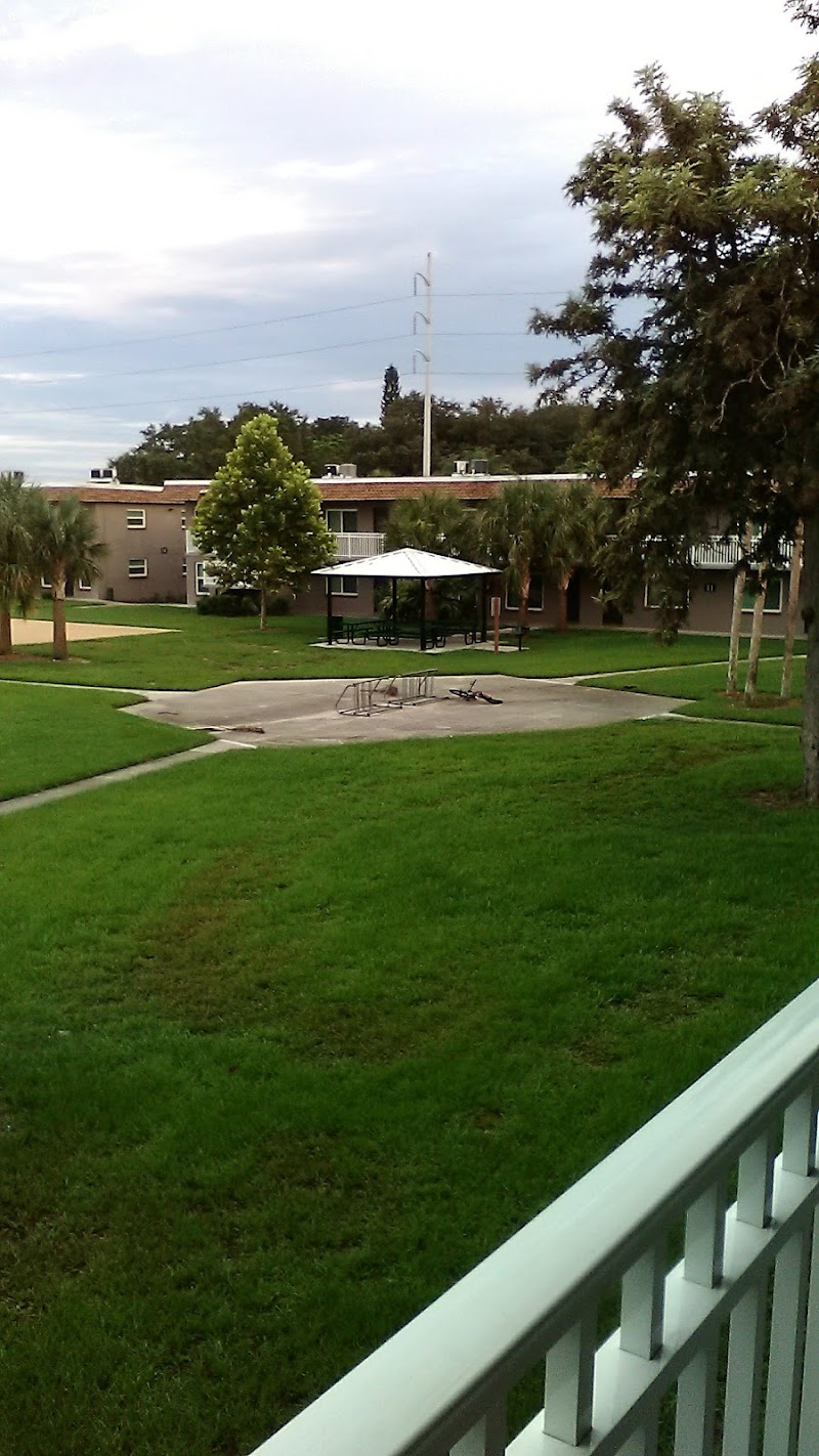 Brookside Square Apartments image 2