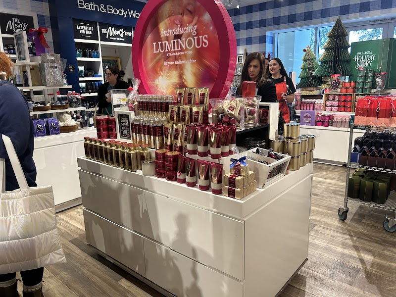 Gateway Market Center image 2