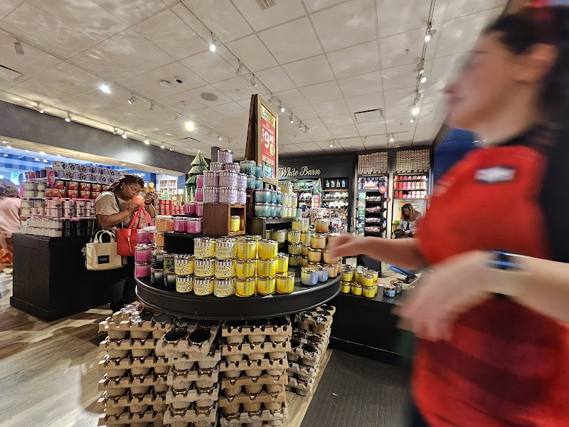 Gateway Market Center image 5