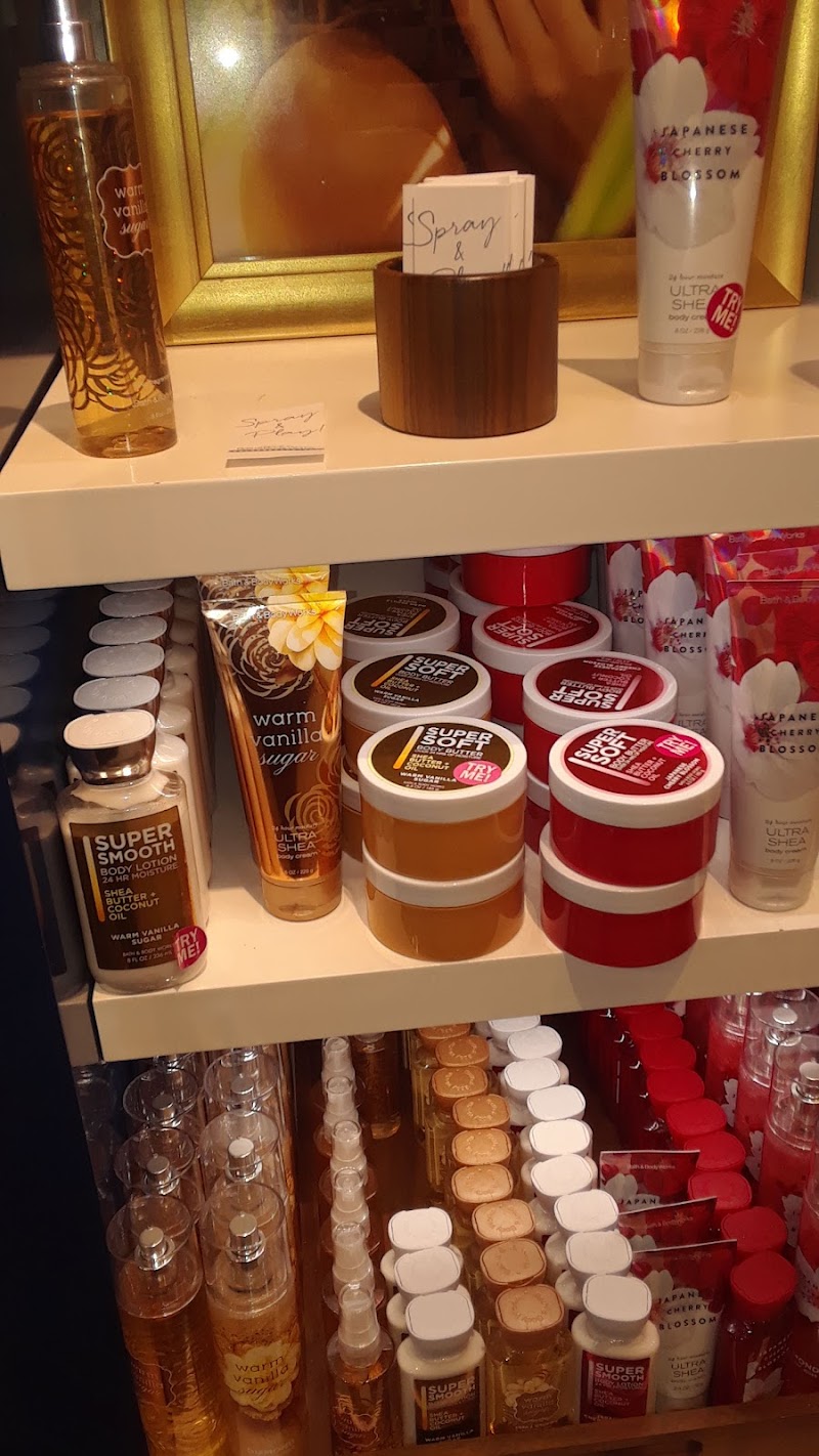 Bath &amp; Body Works image 3