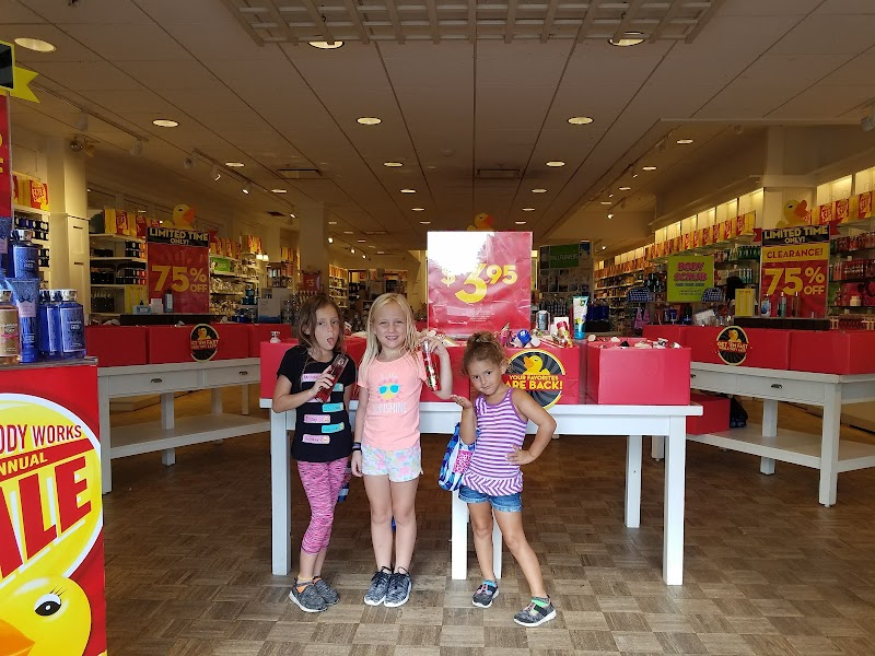 Bath &amp; Body Works image 5