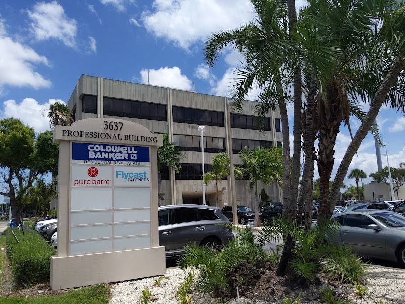 Coldwell Banker Realty - St Petersburg NE image 2