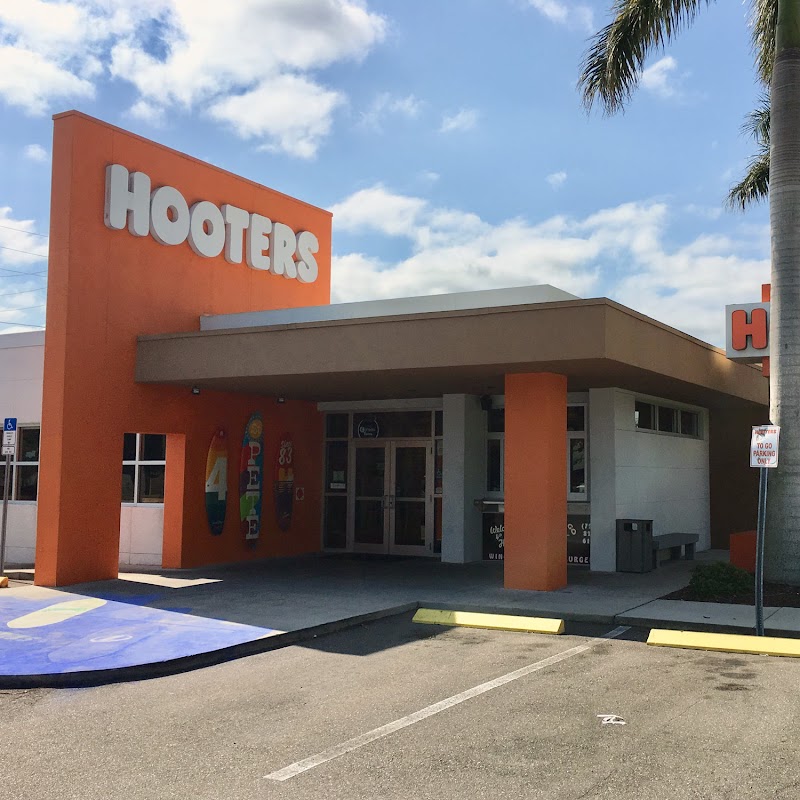 Hooters image 1