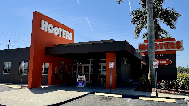 Hooters image 4