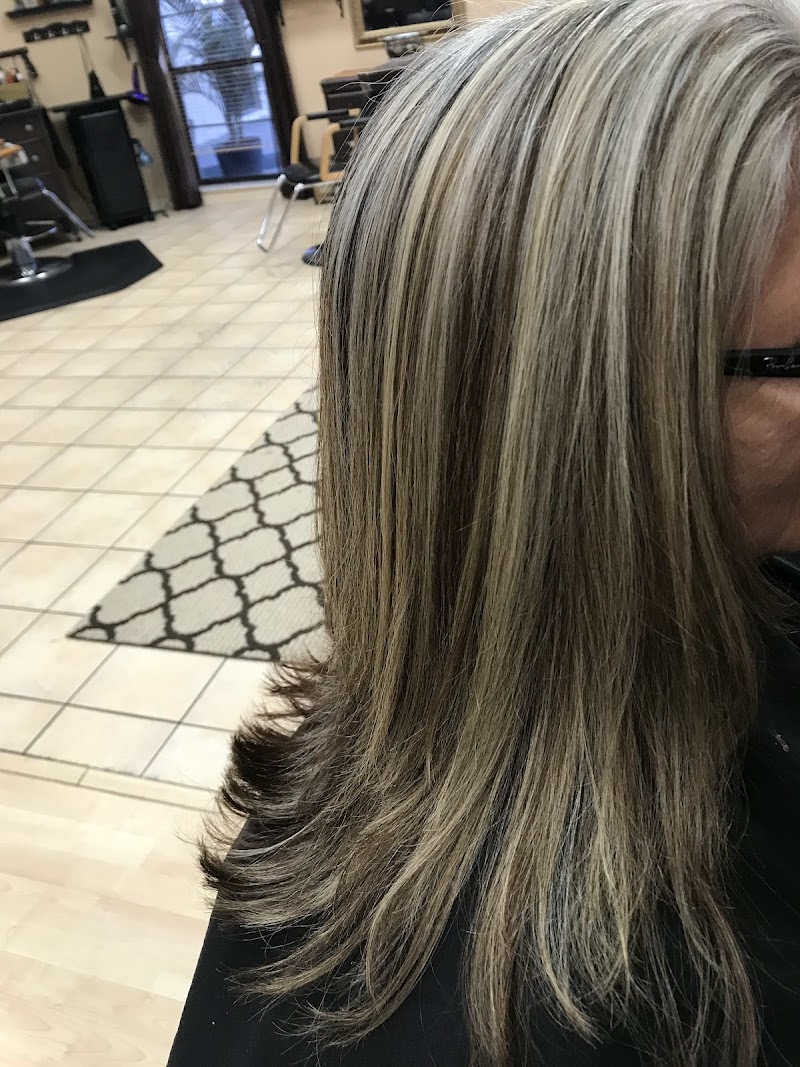 Pamela L Wright at Salon Premier image 4