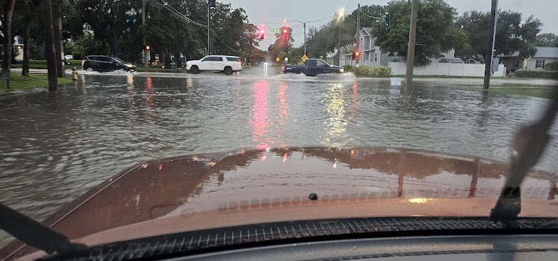 Racquet Club NE image 2