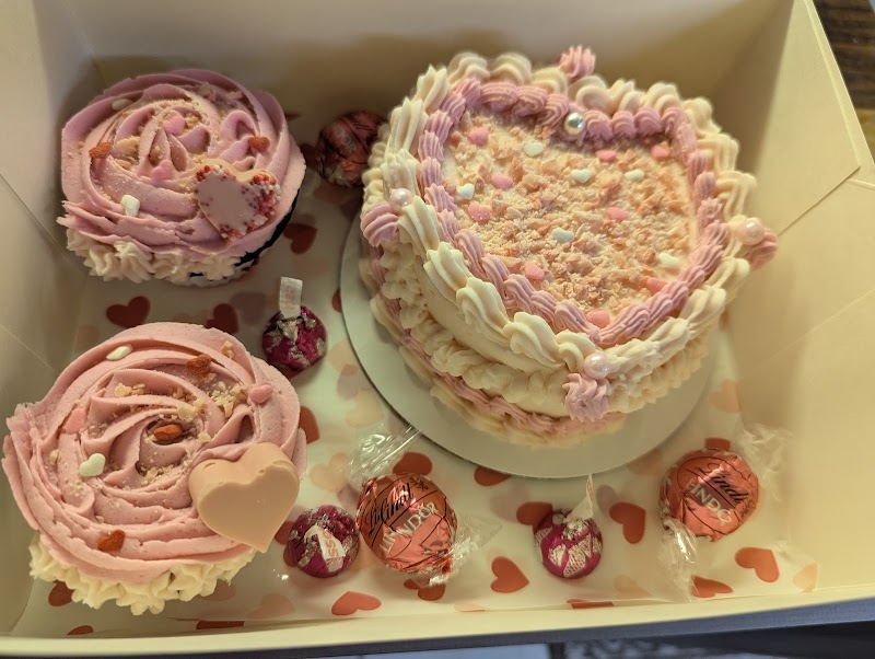 Corina's Cakes and Bakes image 2