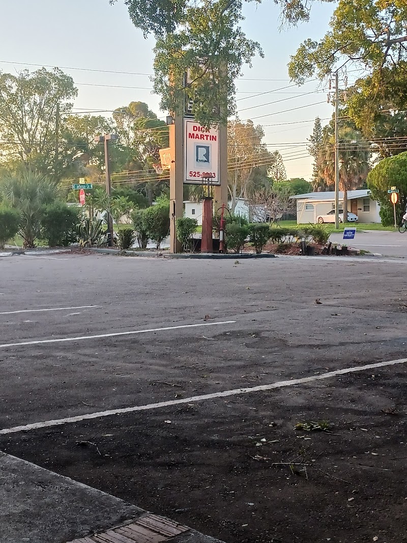 Dick Martin Realty image 2