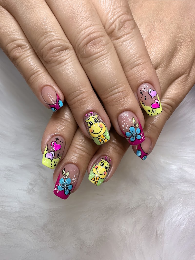 DiamondLux nails image 3