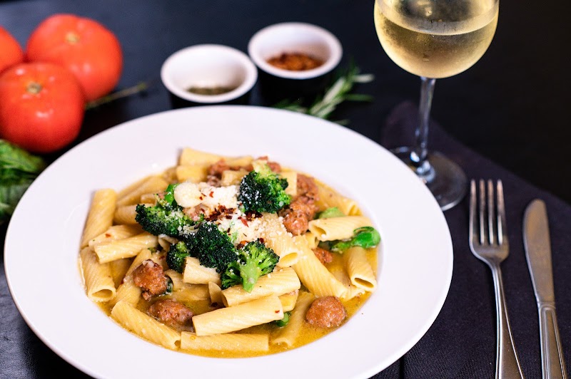 A Mano Italian Ristorante image 4