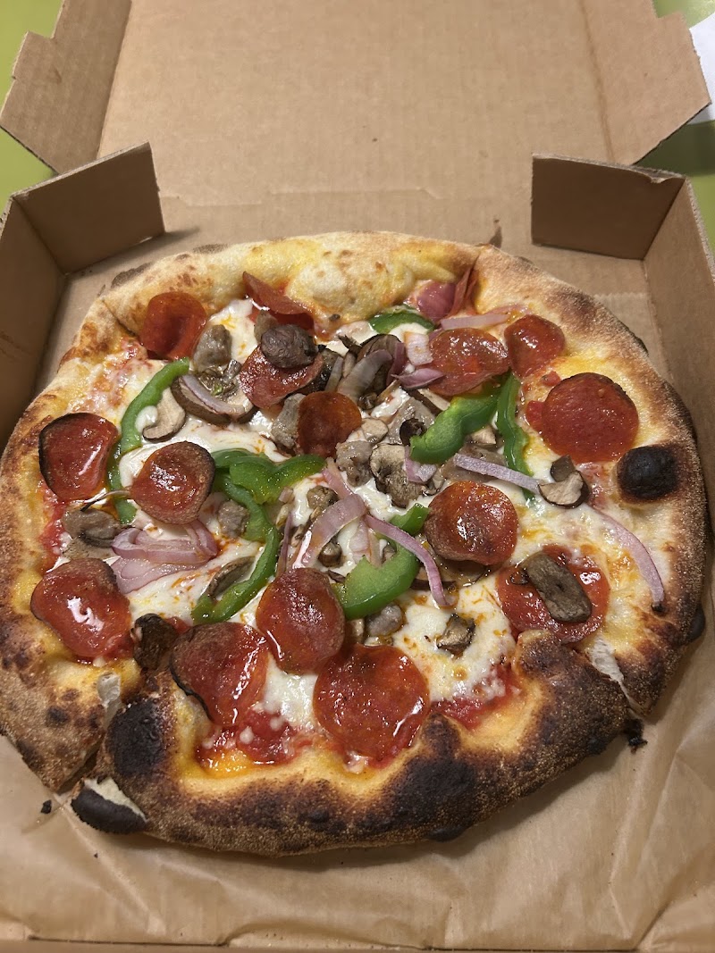 Flippers Pizza - St. Petersburg image 4