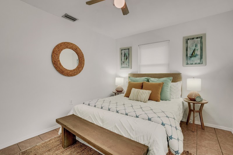 Crown Group Realty image 3