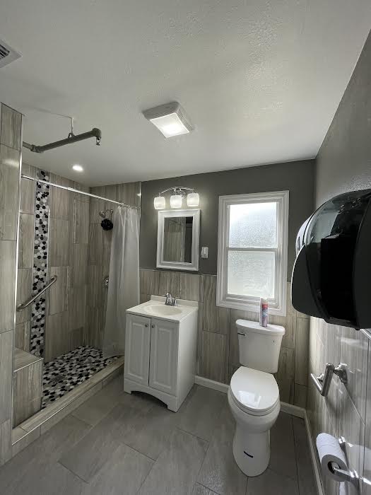 Azalea Manor image 4