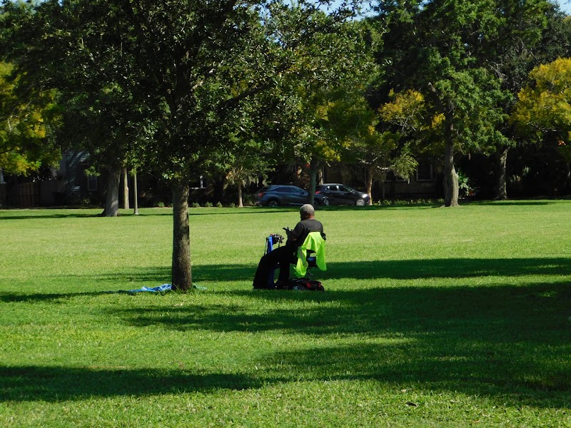 Crescent Lake Apartments image 4