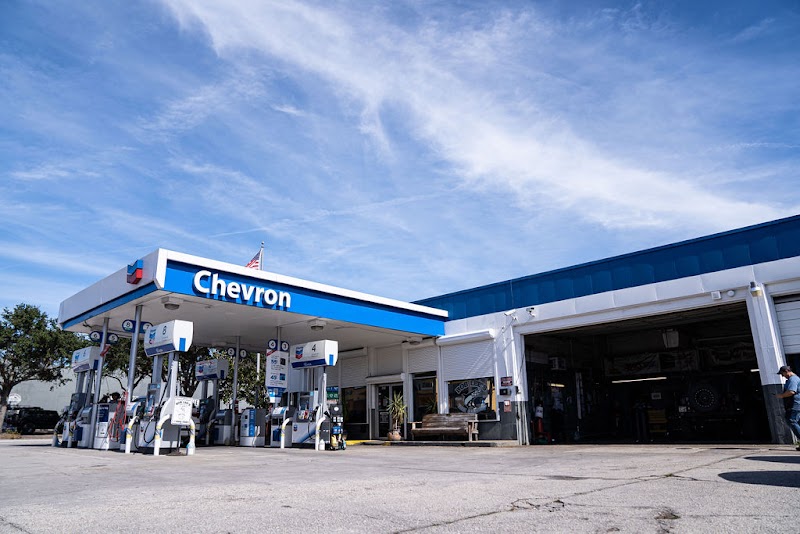 Bob Lee's Tire Pros image 1