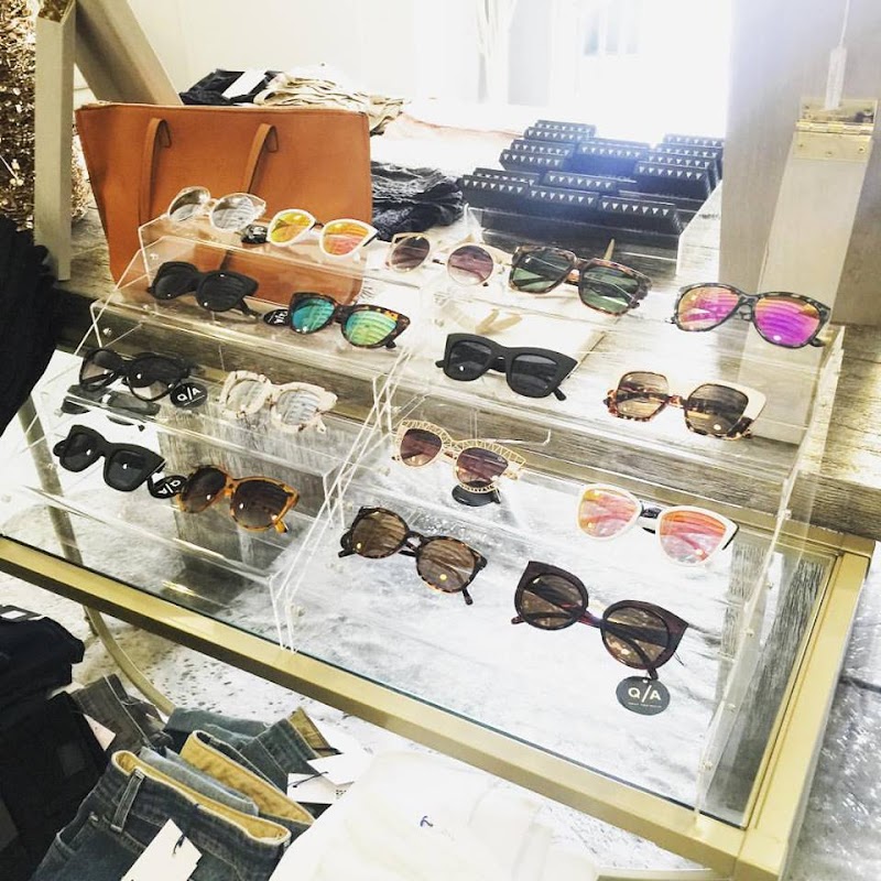 Canvas Fashion Gallery image 5