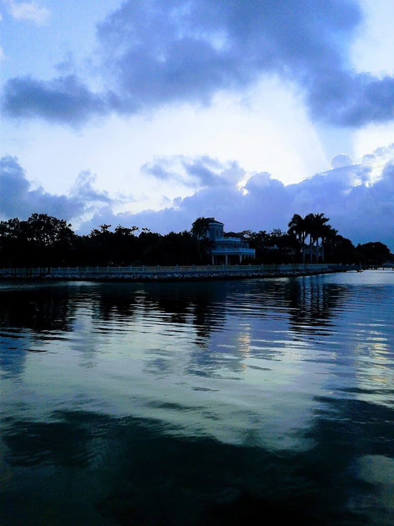 Beach Dr Ne + 16th Ave Ne image 1