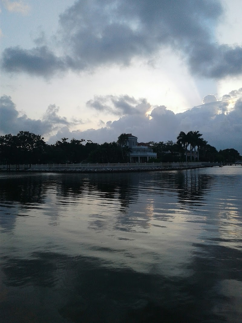 Beach Dr Ne + 16th Ave Ne image 5