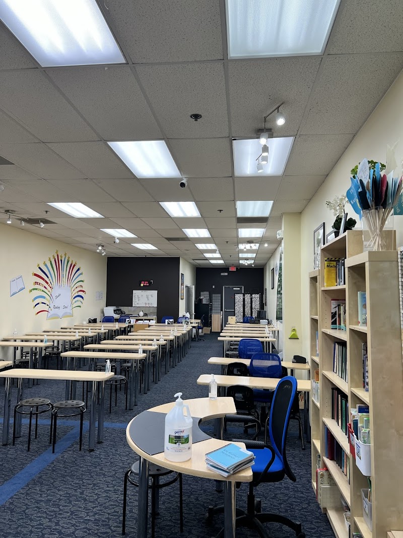 Kumon Math and Reading Center of St. Petersburg - East image 2