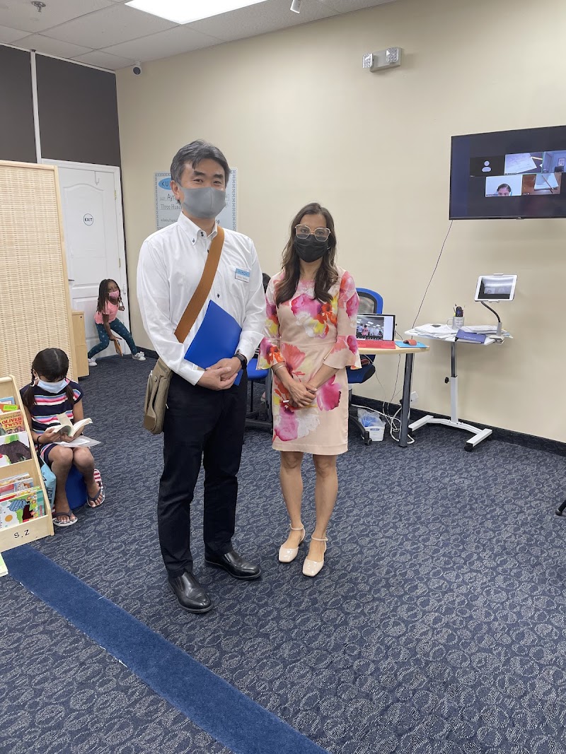 Kumon Math and Reading Center of St. Petersburg - East image 5