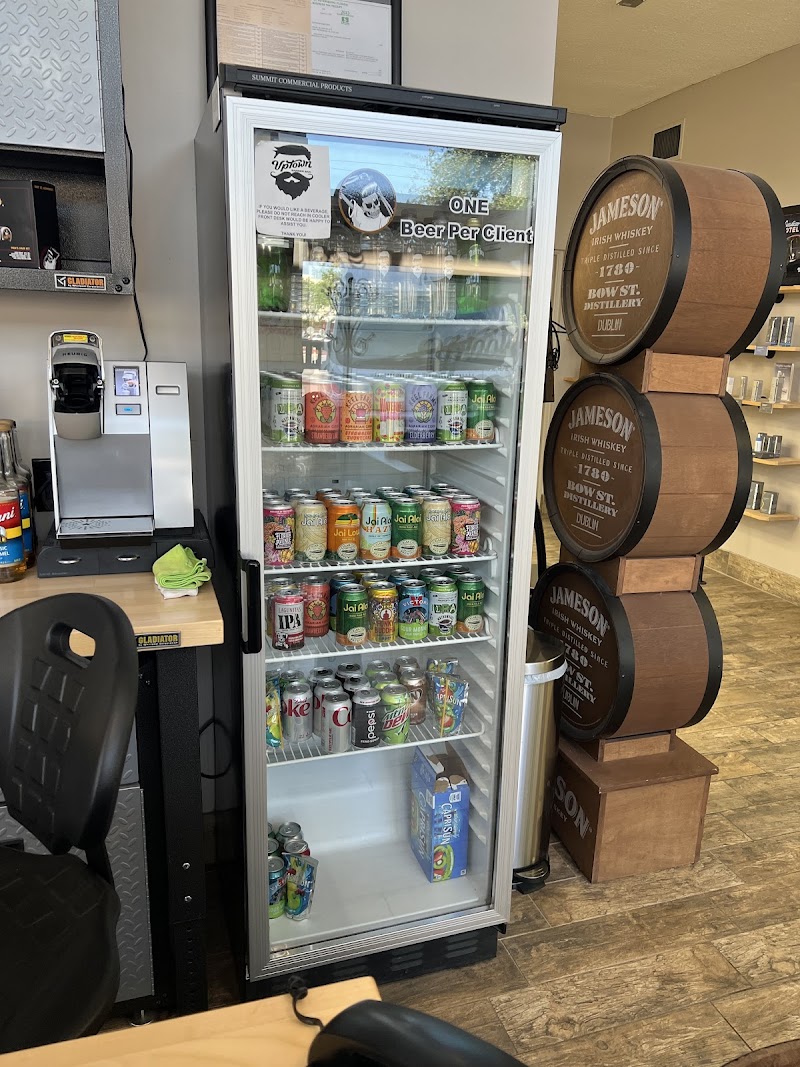 Uptown Barber Bar image 5