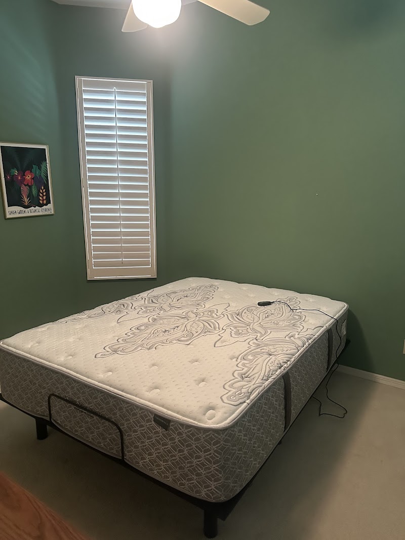 Mattress Warehouse of Saint Petersburg 4th Street image 4