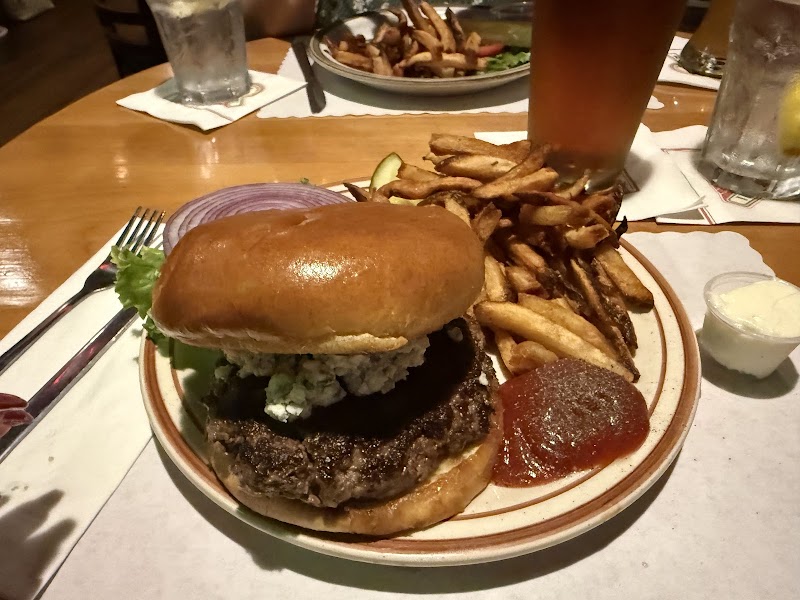 Harvey's 4th Street Grill image 2