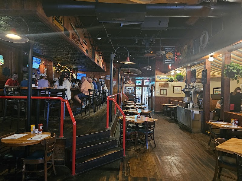 Harvey's 4th Street Grill image 4