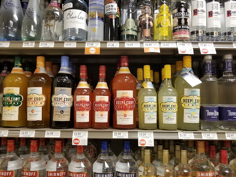 Publix Liquors at 4th Street Station image 2