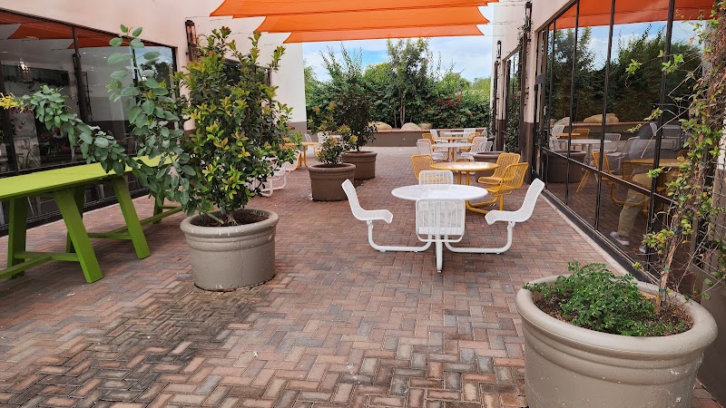 Los Favoritos Taco Shop