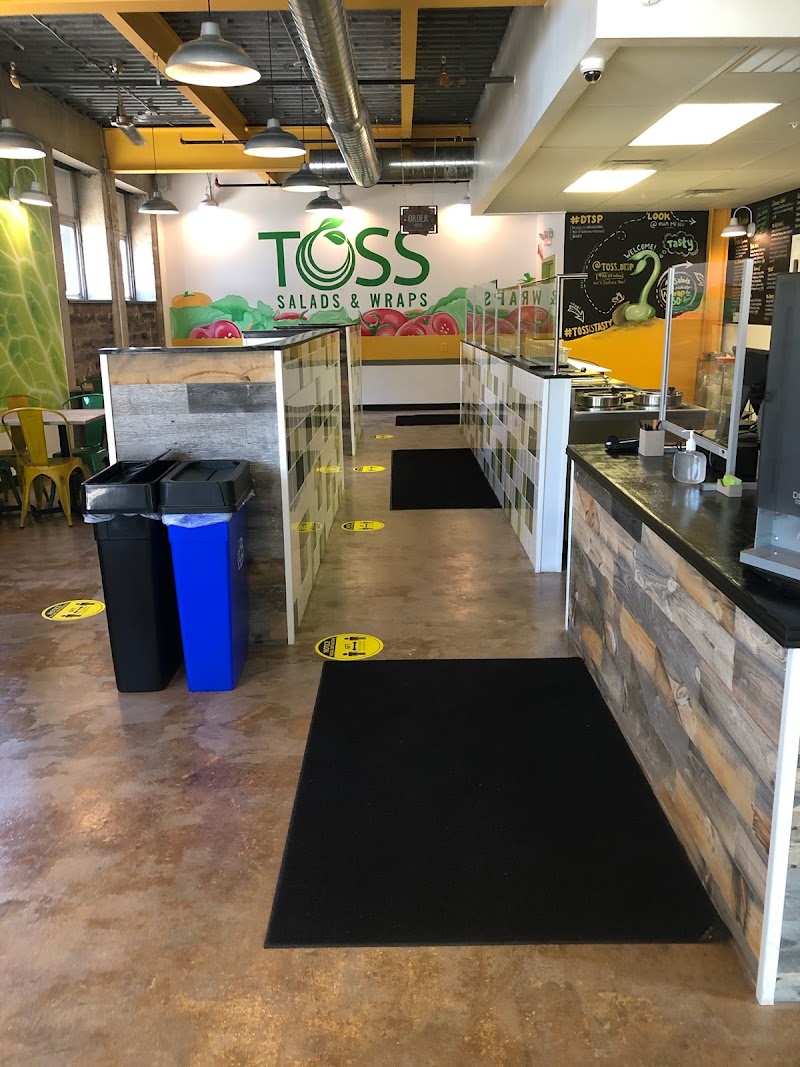 Toss Salads &amp; Wraps