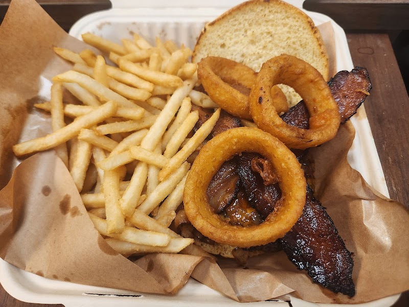 Localz Sports Bar &amp; Grill St Pete