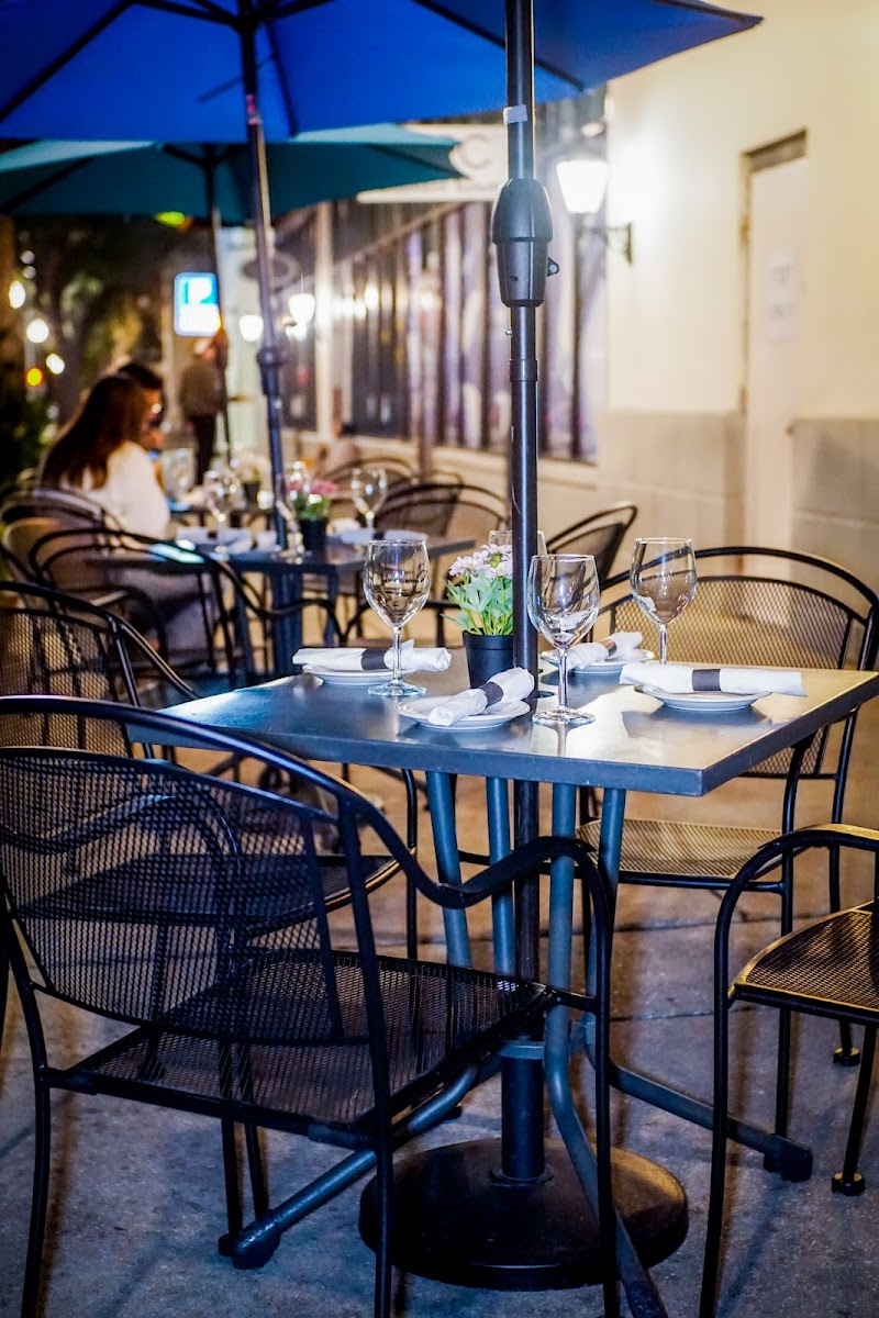 Mio’s Grill &amp; Cafe