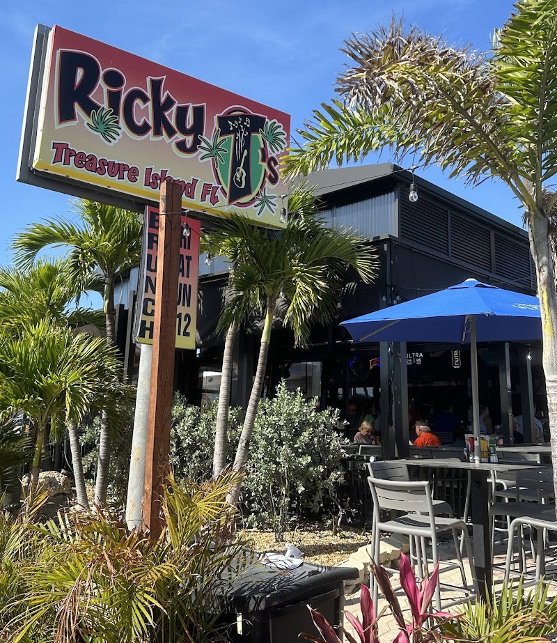 Ricky T's Bar &amp; Grille